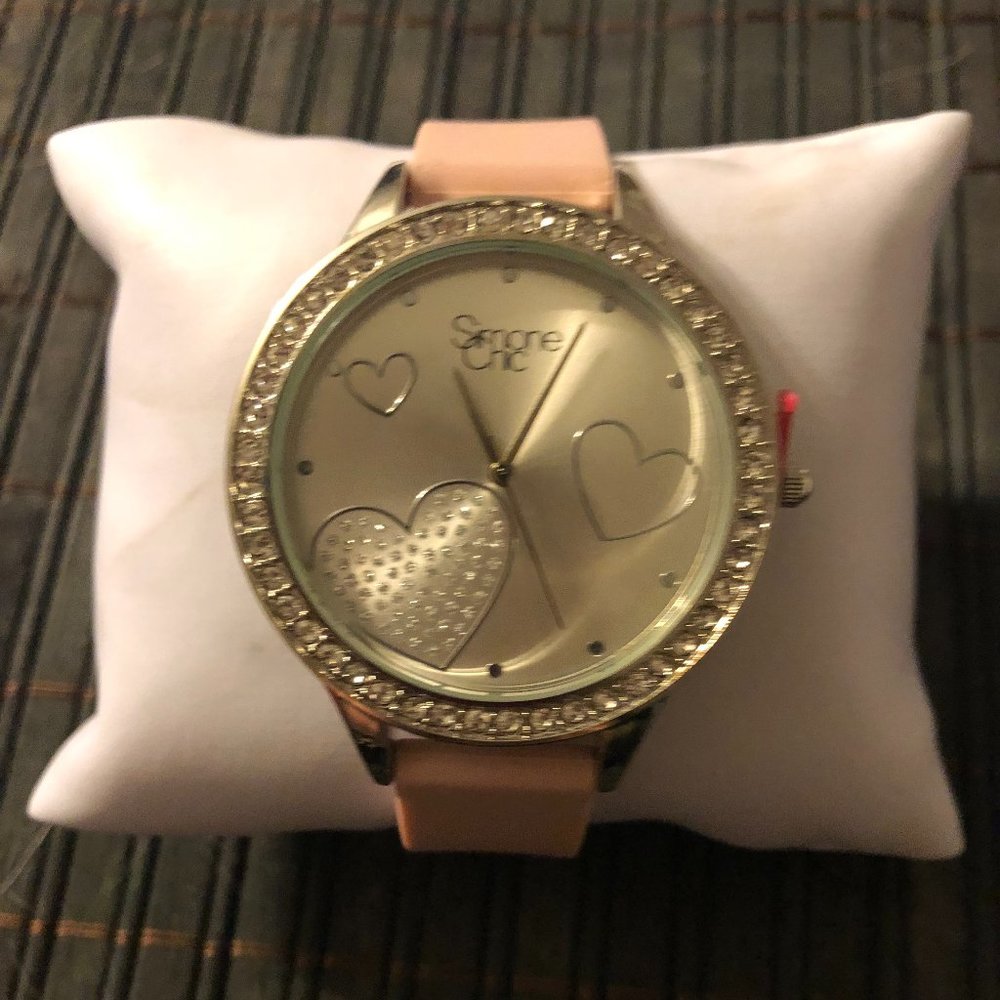 WOMEN'S DESIGNER WATCH- A GIFT TO UR SELF